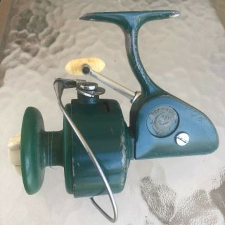 Vintage Penn 711 Spinfisher Reel,  Left Handed,  (greenie)