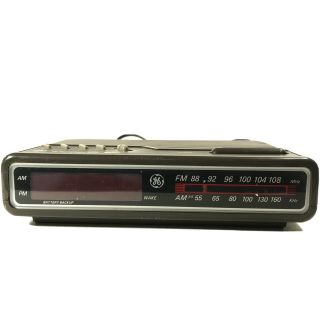 Vintage Ge 7 - 4612b Am/fm Alarm Clock Radio Digital Led W/battery Backup