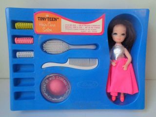 Vintage 1971 Uneeda Tiny Teen Hair Salon 5 " Miniature Doll Curlers Hat Dress