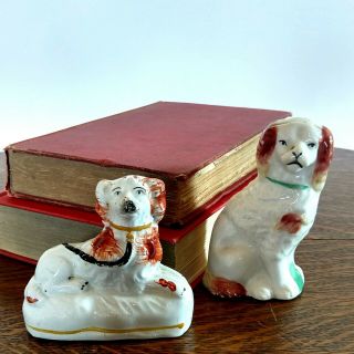 Vtg Pair Old Staffordshire Spaniel Dog Figurine Miniature Set Mismatch Antique
