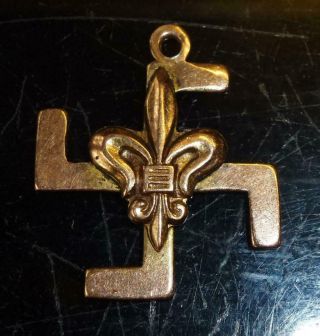 Rare Gold Boy Scout Fylfot Thanks Badge 1908 (edwardian)