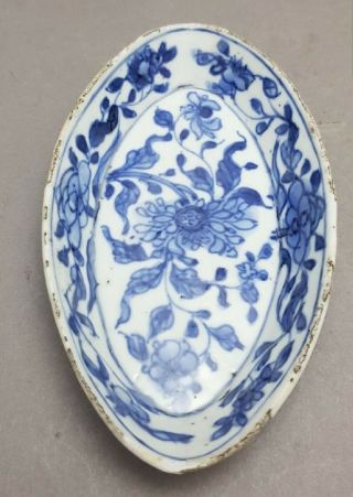 ANTIQUE CHINESE LATE MING/EARLY QING KANGXI SMALL OVAL BLUE AND WHITE DISH 3