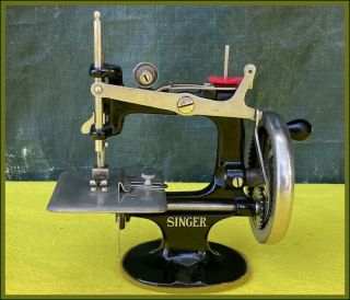 Antique Singer Model 20 Rare U.  S.  A.  Mark Toy Hand Crank Sewing Machine