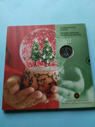 2007 Christmas Unc Coin Set With Rare Coloured 25c & Non - Magnetic 1c
