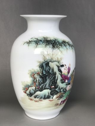 Chinese Antique Hand Make Porcelain Qianlong Mark Vase B118