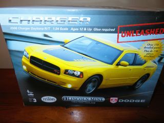Testors Lincoln 2006 Dodge Charger R/t 1/24