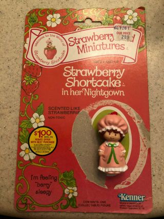 Strawberry Shortcake Strawberryland Miniatures Pvc In Her Nightgown W/card