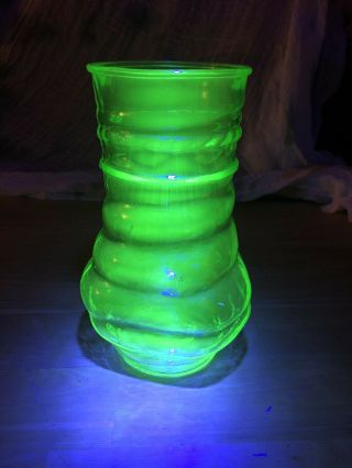 Vintage / Antique Green Uranium Vaseline Glass Vase Triangle Rope Design Glows