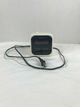 Sony Digital Alarm Clock Am/fm Radio Cube Dream Machine Model Icf - C121 Music Vtg