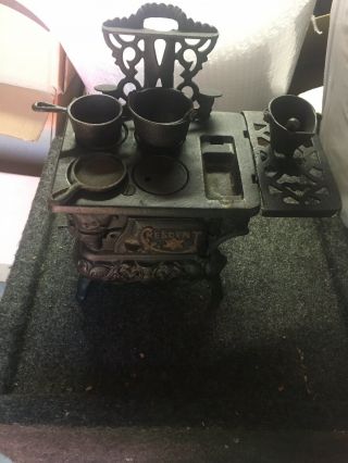 Vintage /antique Queen Cast Iron Mini Cook Stove Oven