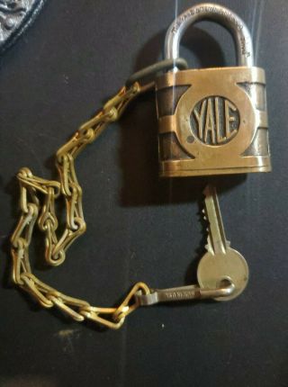 Antique / Vtg Yale & Towne Mfg Co Usa Brass Padlock Lock With Key Heavy Duty