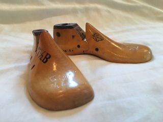 Vintage Wooden Shoe Lasts Childrens G.  E.  B.  L.  Co.  1955 Pair Set 7.  5