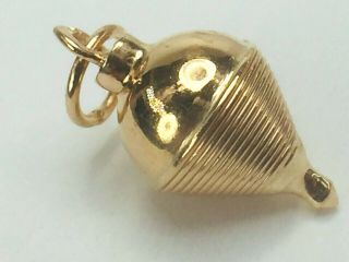 Rare 18K yellow gold Spinning Top charm pendant.  1.  4gm. 2