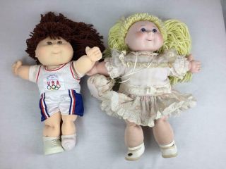 2 Vintage Cabbage Patch Dolls 1985 Porcelain Leslie Ellen & 1996 Olympic Kids