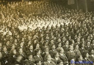 Port.  Photo: Rare Wehrmacht Uniformed Helferin Girls Fill Auditorium (1)