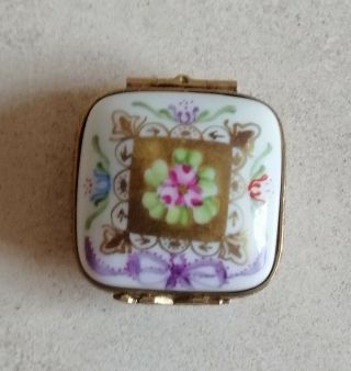 RARE LIMOGES TRINKET BOX SQUARE SHAPE WITH GOLD AND MULTICOLOR FLOWERS 2
