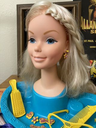 Vintage 1976 Superstar Barbie Fashion Face Head