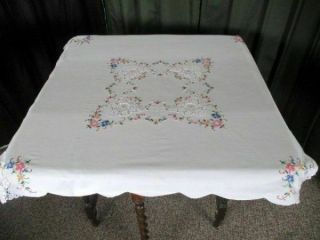 PRETTY TABLECLOTH - WHITE COTTON with EMBROIDERED FLOWERS 2