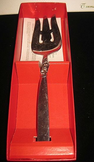 Oneida Community Plate South Seas Boxed Serving Fork And Sugar Spoon.