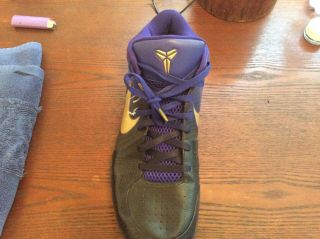 Kobe Bryant Shoes Signed And Worn By Derek Carracter 45 Very Rare 24on Back