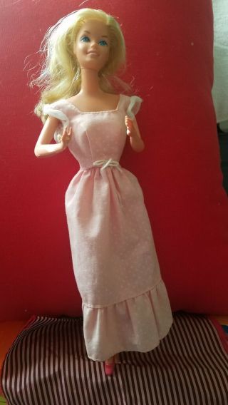 Vintage 1966 Mattel Twist N Turn Barbie Bendable Legs Blonde Hair 4 Outfits