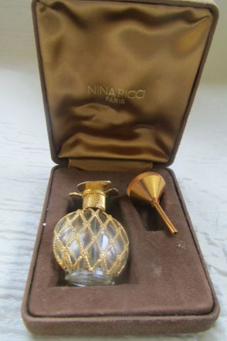Vintage Rare Nina Ricci Perfume Bottle W/ Dove Funnel And Case