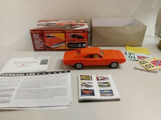 2014 817 Mpc 1/25 Dukes Of Hazzard General Lee 1969 Dodge Charger Plastic Model
