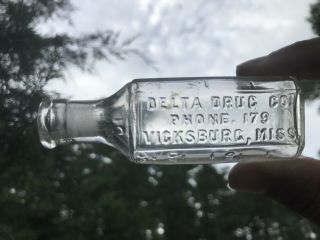Antique Rare Delta Drug Co - Vicksburg,  Miss Mississippi Drugstore Bottle