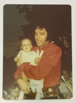 Elvis Vintage Photo Candid Close Up Rare At Home With Baby Lisa Marie