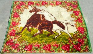 Vintage Horse Chasing Floral Buggy Carriage Lap Sleigh Blanket 61x52 W Glass Eye