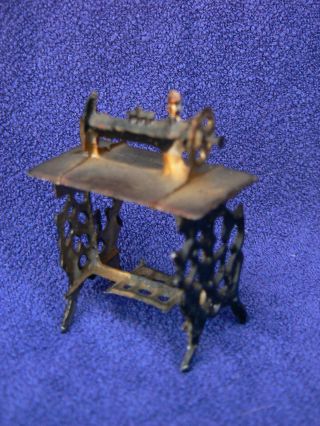 Antique Metal Doll House Treadle Sewing Machine 2 