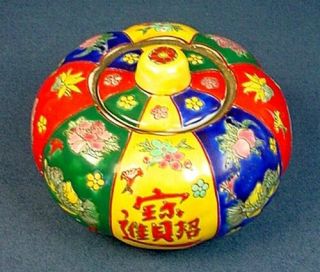 Vintage Chinese Polychrome Enamel Porcelain Pumpkin Form Box