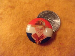 - Rare 1940 Boy Scout " Facing " Button
