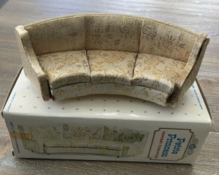 Vintage Ideal Petite Princess Fantasy Furniture Salon Curved Sofa 4407 - 3 300