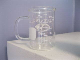 Vintage Corning Pyrex Lab Glass Measuring Cup Drink Coffee Mug 300 ml.  Rare 2