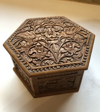 Small Intricately Carved Hexagonal Anglo Indian Trinket / Jewellery Box (au2 - 07)