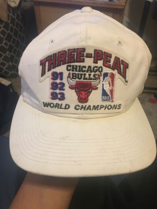 Rare Vintage Chicago Bulls 1993 Three Peat World Champions Wht.  Snapback Cap/hat