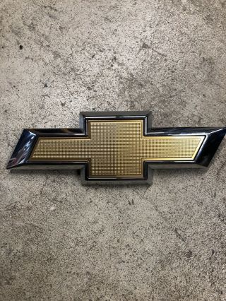 2019 Chevy Blazer Emblem Rear Bow Tie Hatch Logo 84188537 Oem Gm Rare