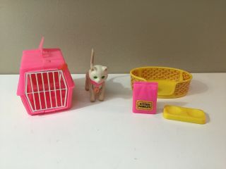 Vintage 1983 Barbie Fluff The Cat,  Bed,  Dish,  Carrier,  Kitten Nibbles