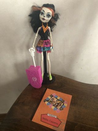 Monster High Skeleta Calaveras Doll (rare Find) With Luggage And Diary