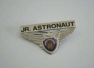 Vintage Junior Jr Astronaut Nasa Kennedy Space Center Metal Pin Badge Ship Rare