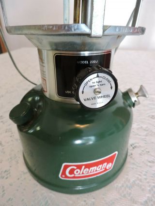 Coleman 220J Green Double Mantel Lantern 9 - 76 w/ Red Molded Plastic Case 3
