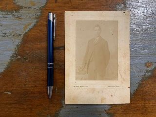 Antique Photo Cabinet Card Of A Man Hearn And Reeves Photography Nashville,  Tn