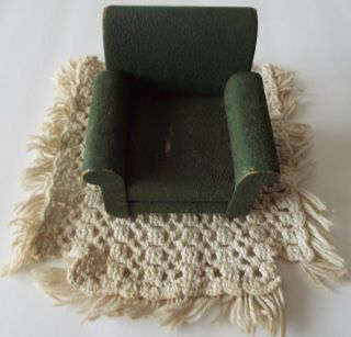 Strombecker 1930’s Vintage 1:12 Scale Dollhouse Green Flocked Arm Chair With Rug
