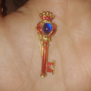 Very Rare Crown Trifari 60s Skeleton Key With Crown And Blue Jelly Cabochon