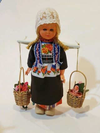 Vintage Dutch Holland Doll Plastic Antique Carrying Baskets Of Tulips 8.  5 " D4