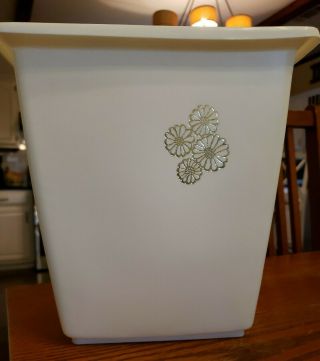 Vintage Rubbermaid Trash Can Brown With White Daisies 2952