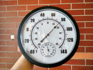 250mm Thermometer /hygrometer Easy To Read Product.  Great Value