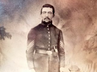 Rare U.  S.  Civil War,  Union Army sergeant,  pistol,  full - plate tintype photo,  old 3