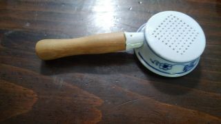 Blue And White Porcelain Tea Strainer With Wooden Handle - Made In Japan 2